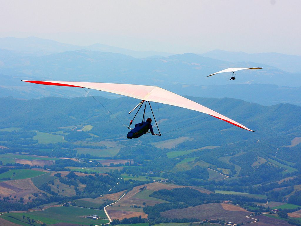 Come organizzare un volo in deltaplano in breve tempo