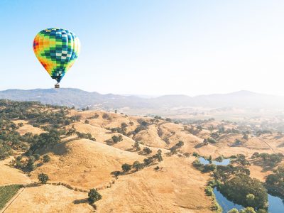 Volo in mongolfiera per due: esperienze di coppia uniche