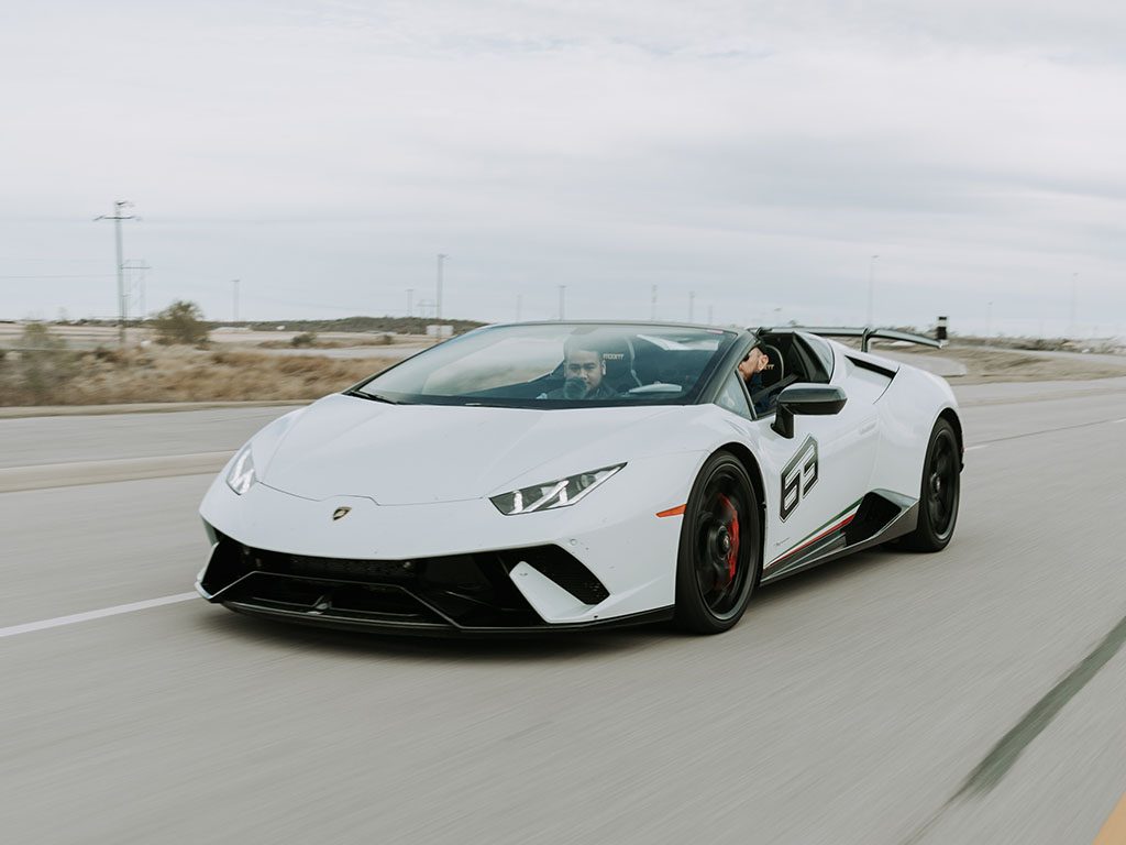 Giro in Lamborghini: ecco come vivere le emozioni di un giro in pista