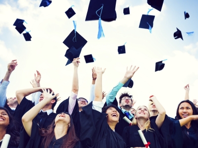 Come organizzare una festa di laurea indimenticabile vicino Milano