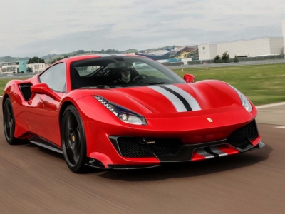 Quanto costa fare un giro su una Ferrari? Ecco quello che devi sapere