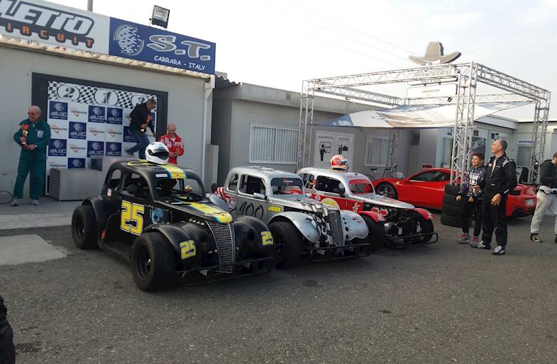 Gara tra amici su Monoposto Legend Car
