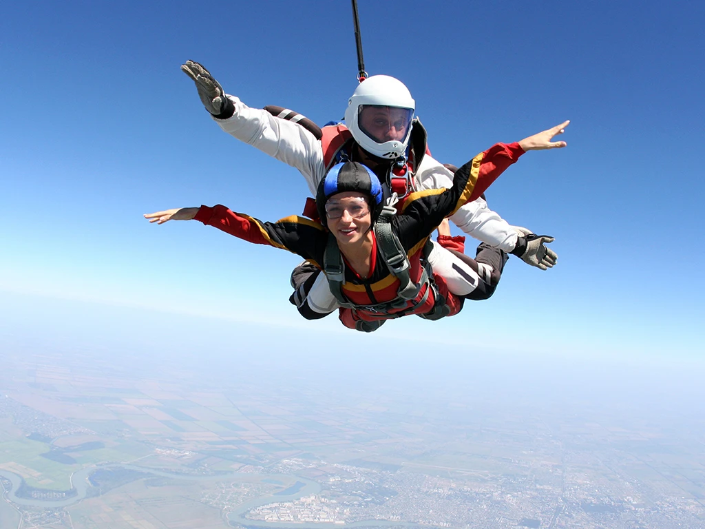 Lancio in tandem col paracadute: dove e come farlo