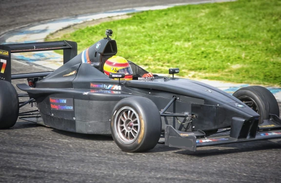 Corso di Guida Sportiva su Formula 4 a Milano