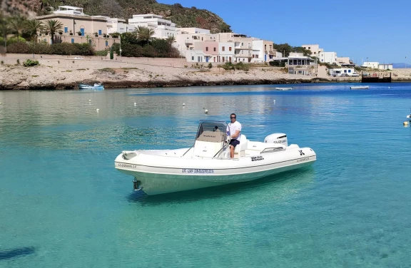 Escursione in Gommone alle Isole di Favignana e Levanzo