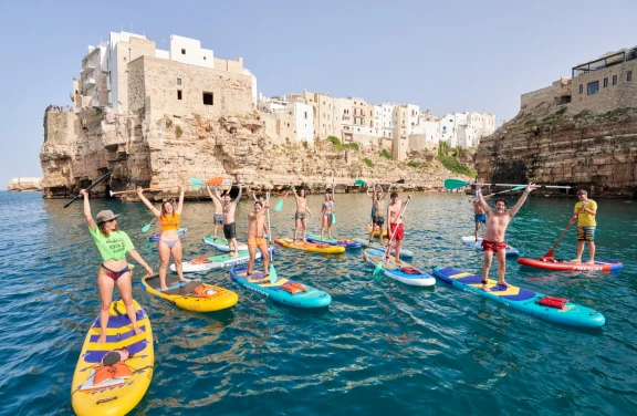 Escursione in SUP a Polignano a Mare