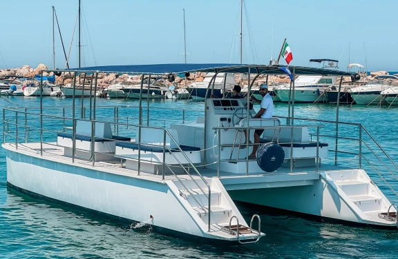 Escursione privata in Catamarano a Torre Vado in Salento