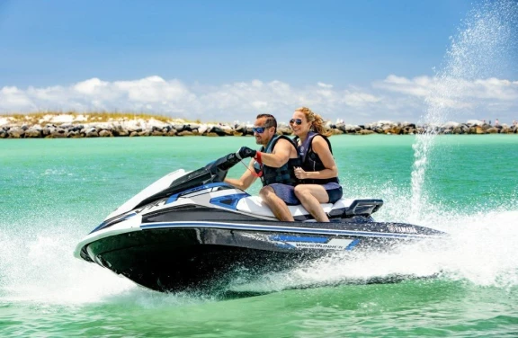 Giro su Moto d'Acqua a Marina di Ragusa
