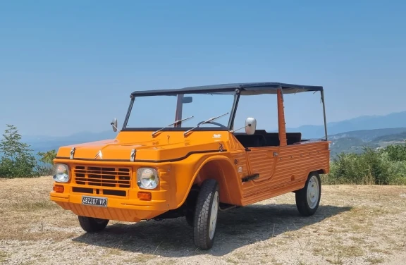 Noleggia una Citroën Mehari in Valpolicella