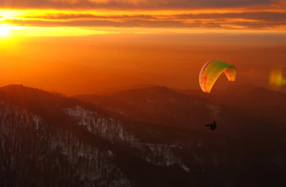 Parapendio al Tramonto sul Monte Grappa