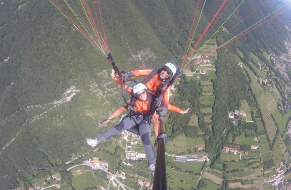 Parapendio Biposto sul Monte Grappa in Veneto