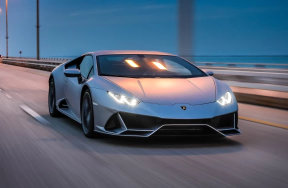 Regala una Guida su Lamborghini Huracan EVO in Lombardia