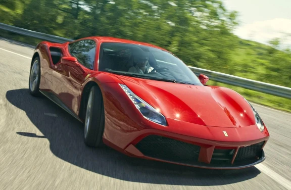 Test Drive su Ferrari 488 a Maranello