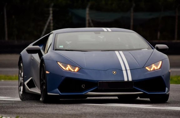 Test Drive su Lamborghini Huracan AVIO in Lombardia