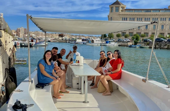 Tour in barca dell'Isola di Ortigia e delle Grotte Marine