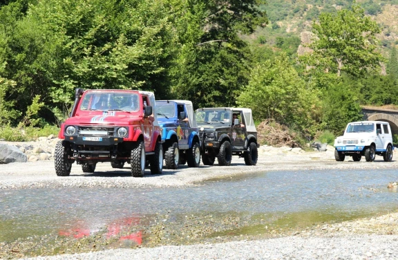 Tour in fuoristrada 4x4 nella Valle dell'Alcantara