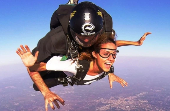 Volo in Elicottero e Lancio con Paracadute a Roma