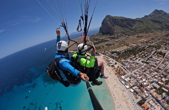 Volo in Parapendio a San Vito Lo Capo