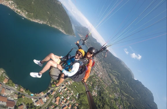 Volo in Parapendio sul Lago d'Iseo