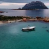 Tour in Barca con Aperitivo all'Isola di Tavolara
