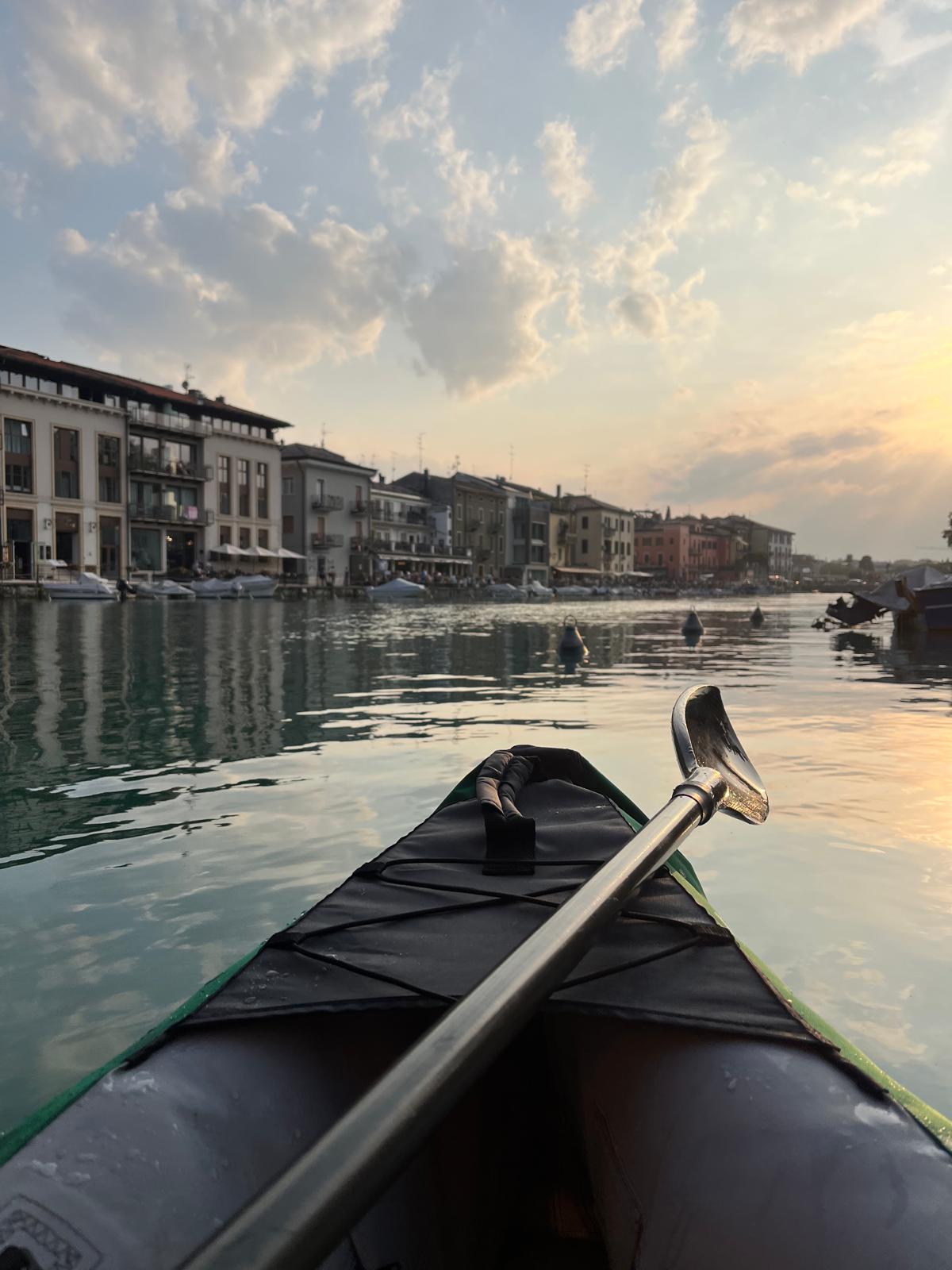 Escursione in canoa sul Lago di Garda con degustazione