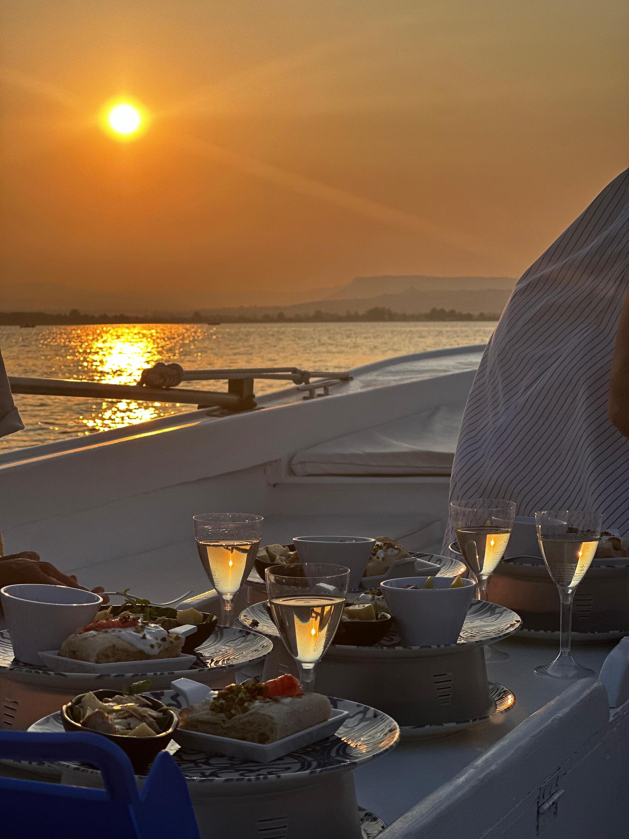 Tour in barca con degustazione di vini e pesce a Siracusa