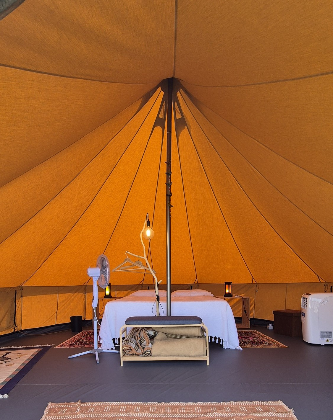 Tenda glamping a Gualdo con vista sui Colli Marchigiani