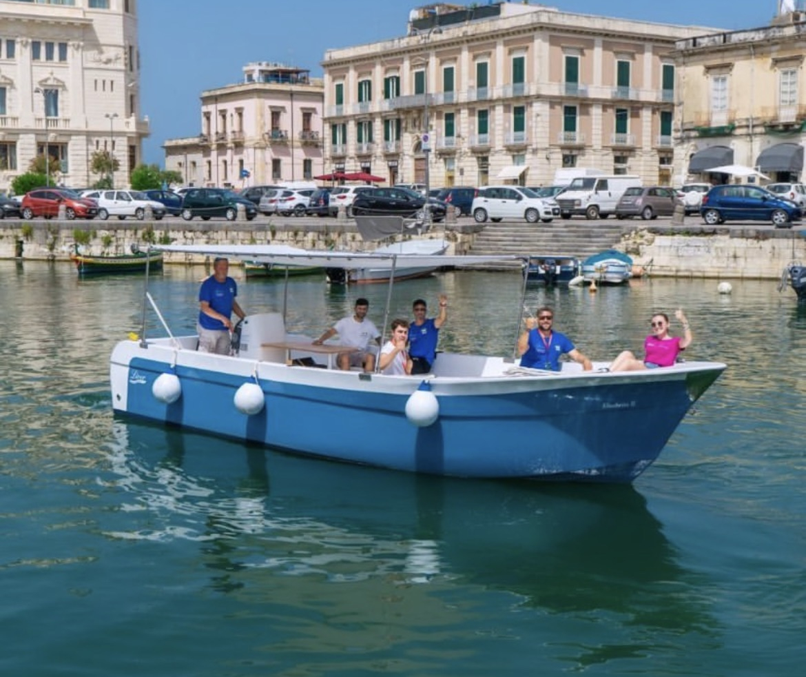 Tour in barca dell'Isola di Ortigia e delle grotte marine