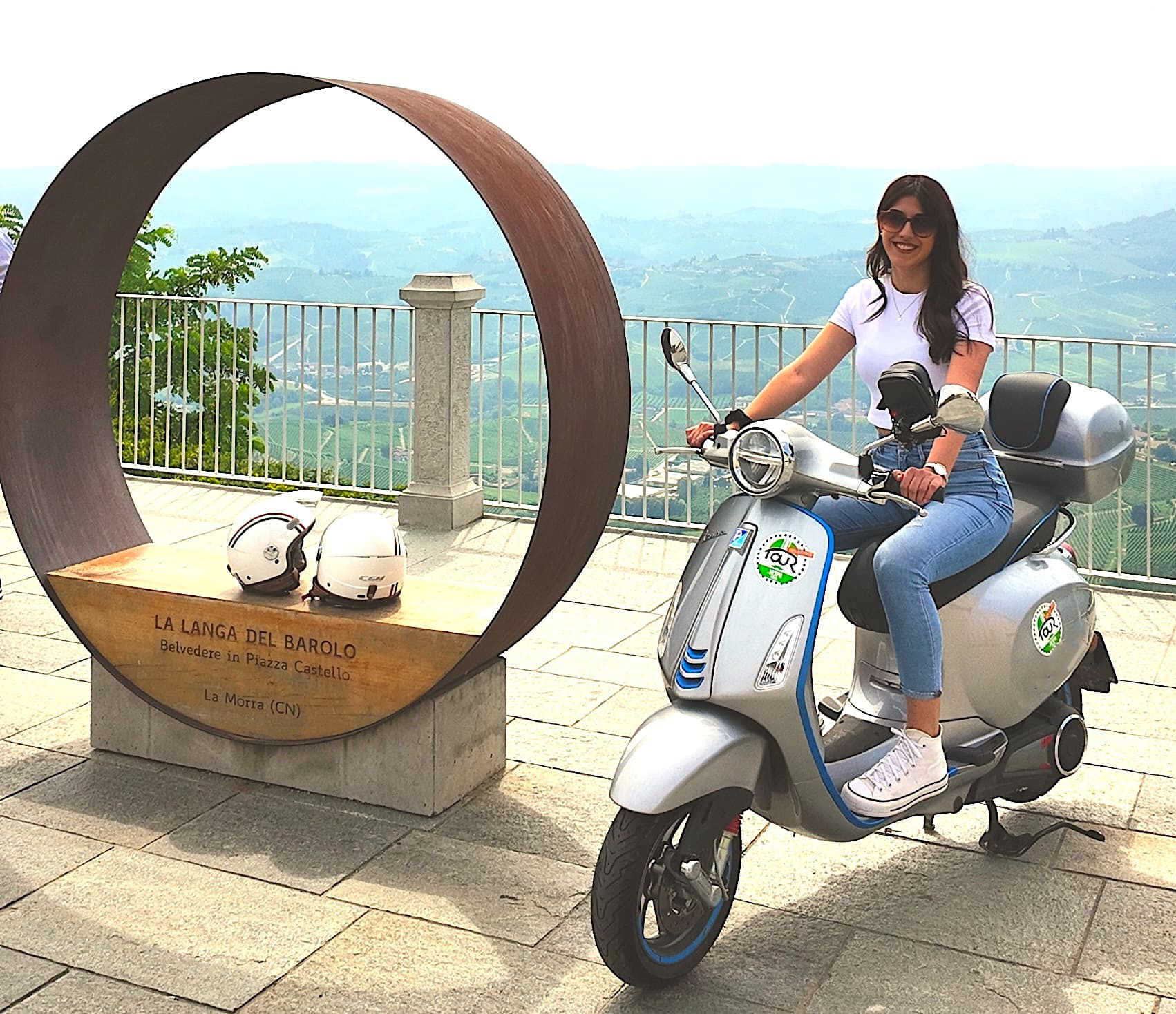 Tour del Barolo in vespa con degustazione in cantina