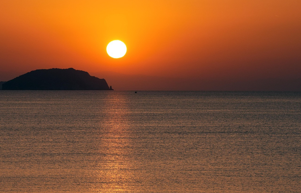 Escursione in Gommone di 2 ore al Tramonto a Tropea