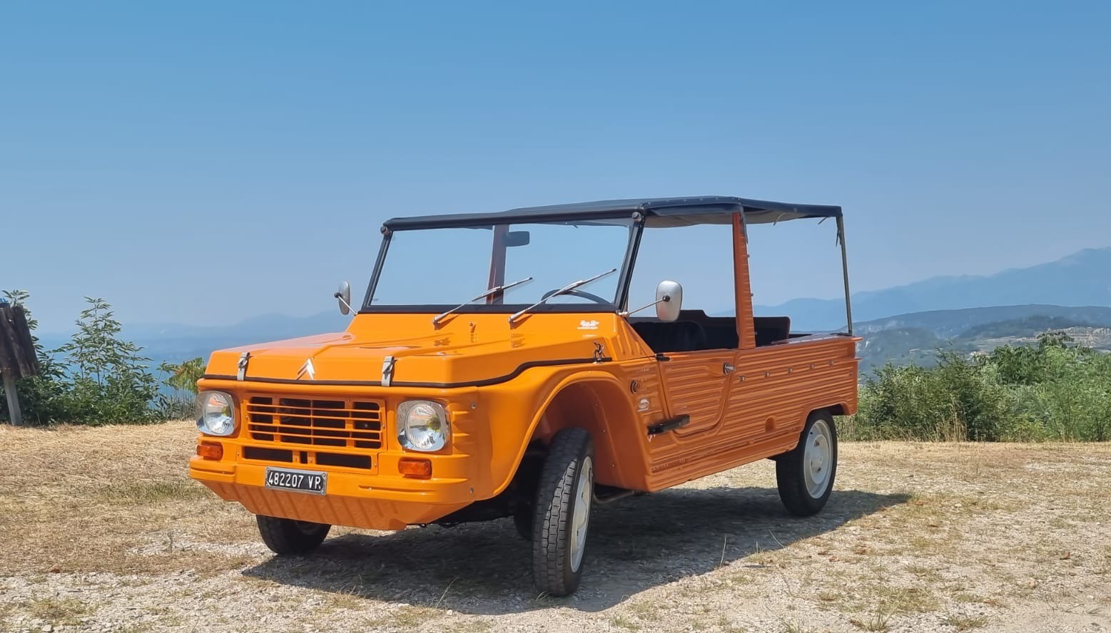 Noleggia una Citroën Mehari in Valpolicella