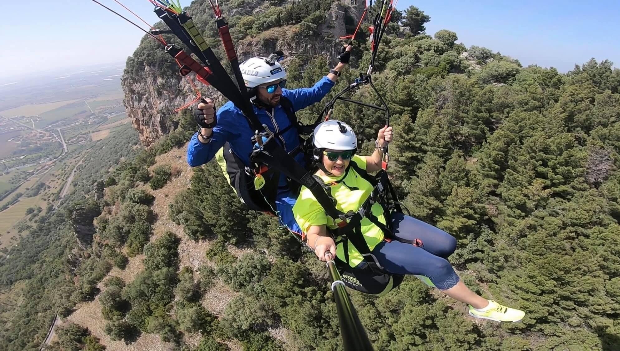Parapendio a Capaccio Paestum vicino Salerno