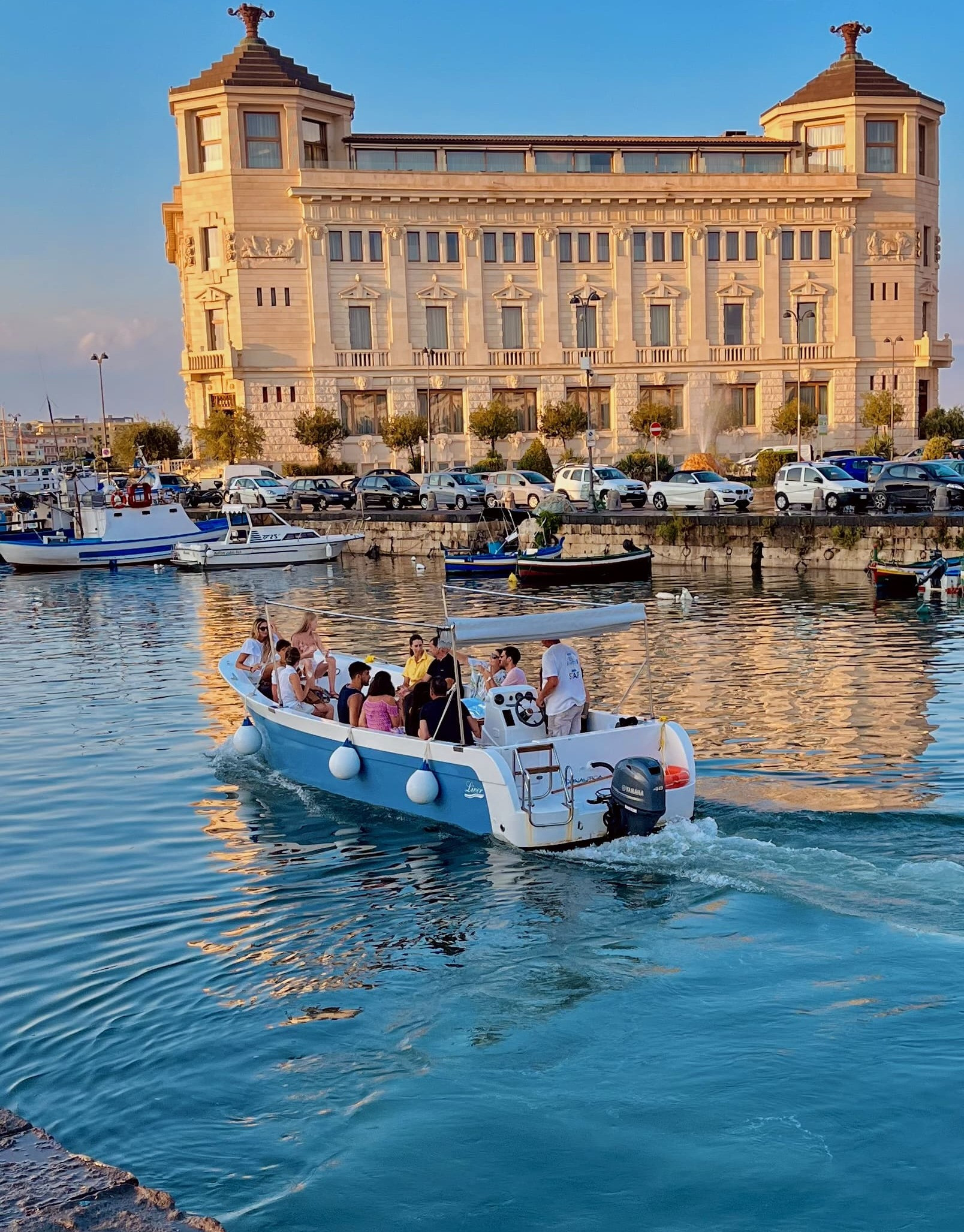 Tour in barca dell'Isola di Ortigia al Tramonto con Aperitivo